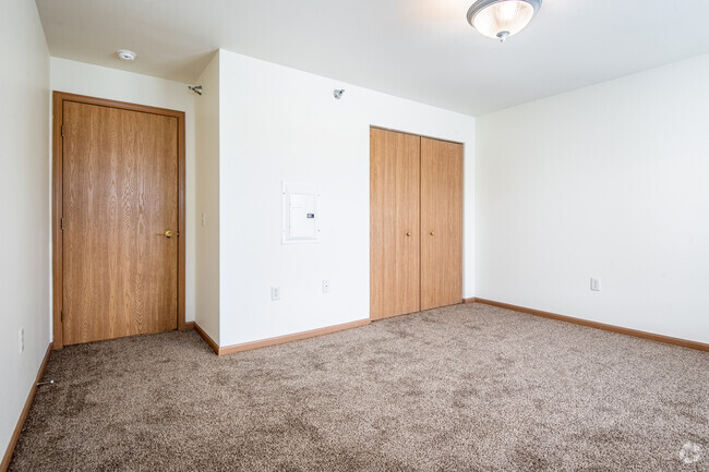 1BR, 1BA - 766SF - Prairie Park Senior Apartments