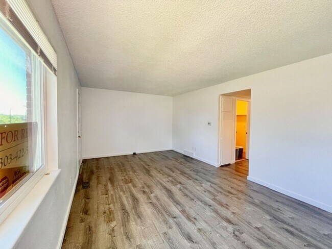 Building Photo - Thornton 2-Story Townhome