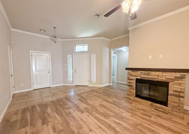 Foto del edificio - 2413 NW 195th St