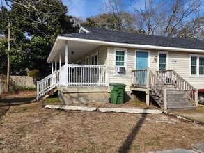 Building Photo - 1205 Wright St