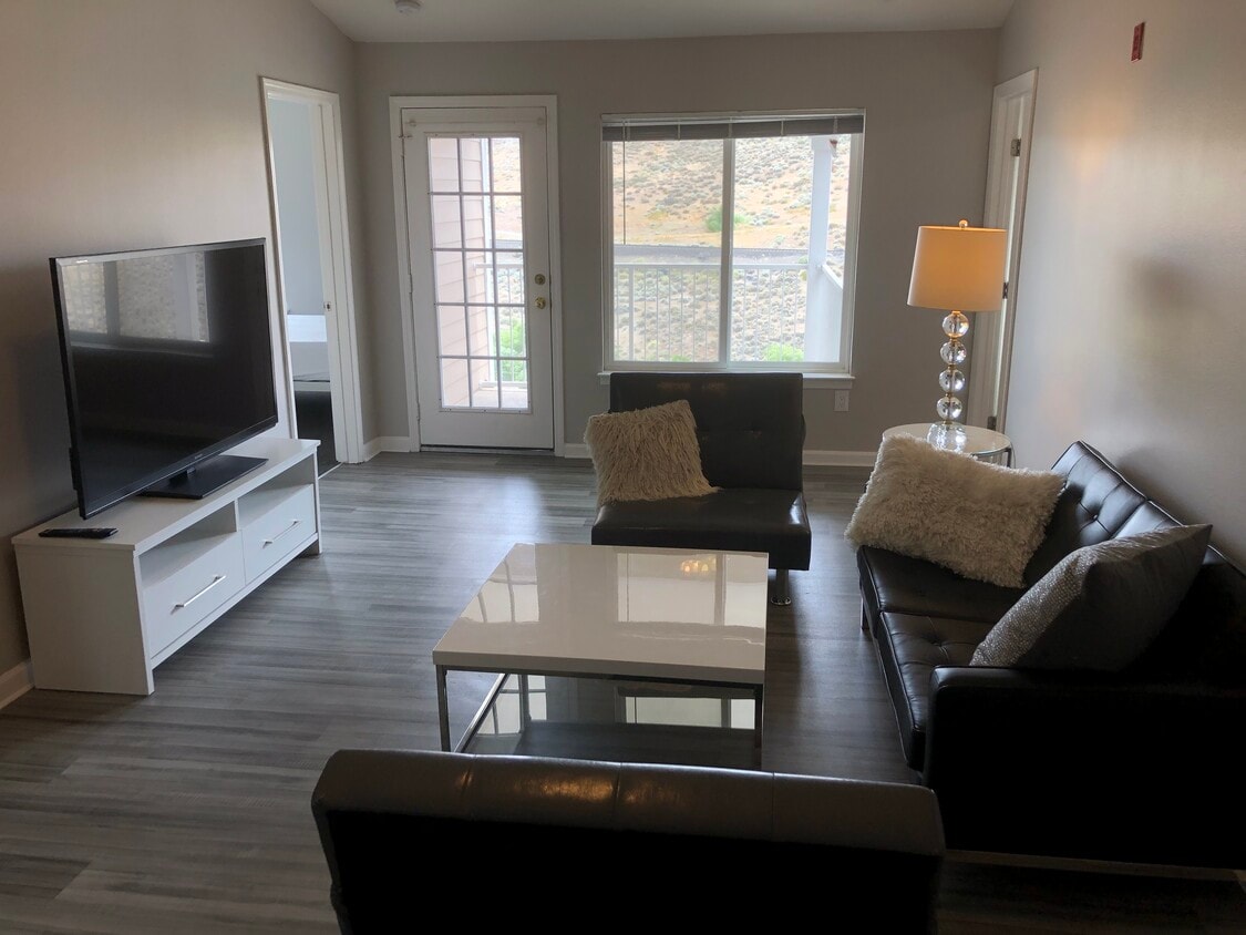 Primary Photo - 200 Talus Way