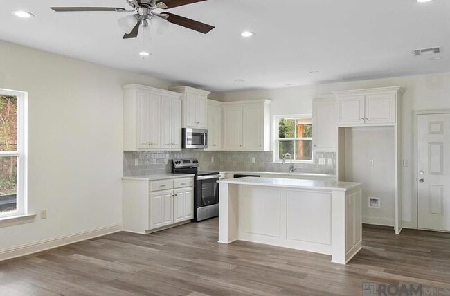 Foto del edificio - 6908 Goya Ave