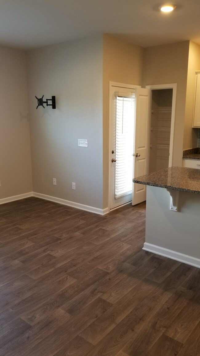Building Photo - 108 Southridge Ct