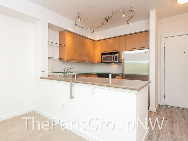 Foto del edificio - Exceptional 673sf CapHill 1BR+Den * FREE p...