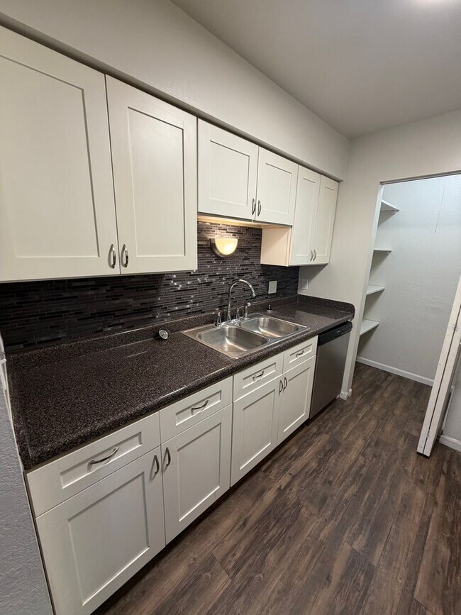 Foto del edificio - The Mooring, 3 bedroom, 1 bathroom - 2nd floor apartment