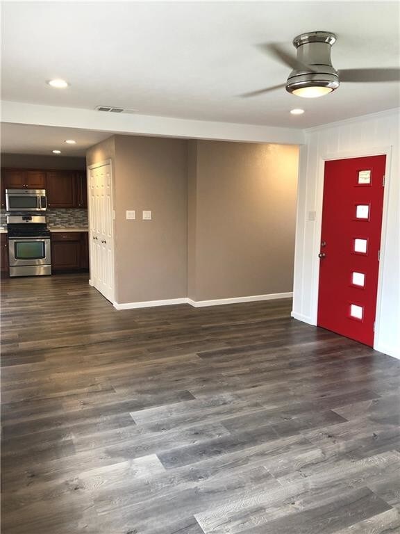 Building Photo - 2824 Oates Dr