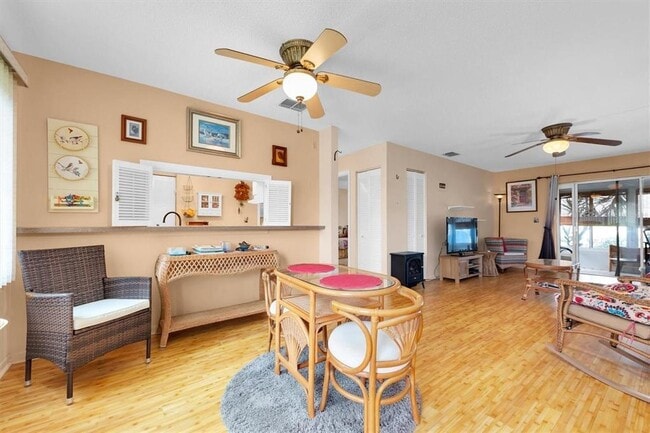 Building Photo - 3348 38th Way S