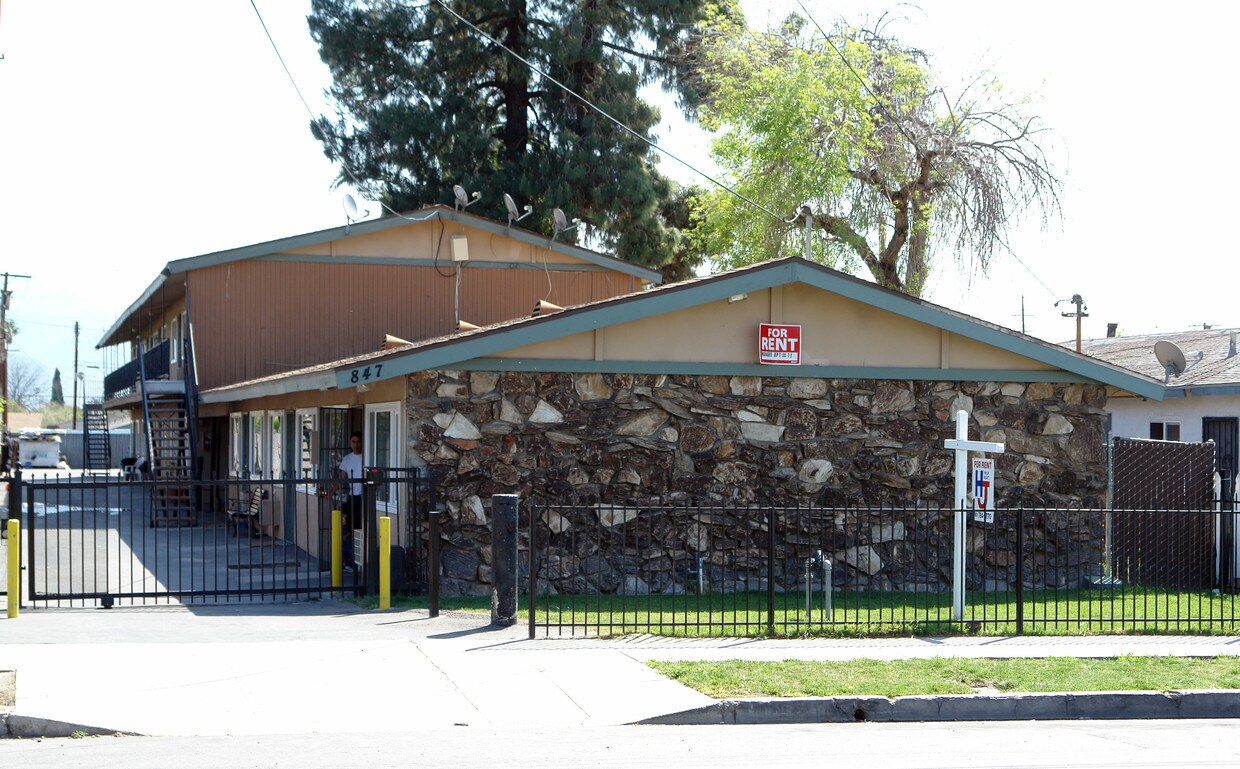 Primary Photo - H Street Apartments