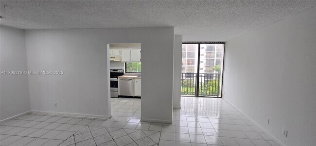 Foto del edificio - 16919 N Bay Rd