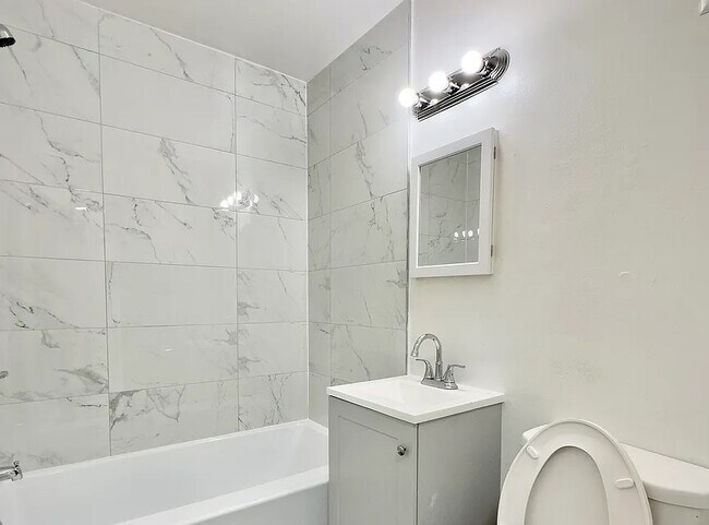 Foto del edificio - 2304 Hamilton Ave