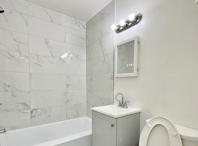 Building Photo - 2304 Hamilton Ave