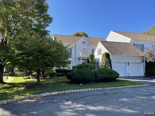 Foto principal - 103 Twinberry Ct