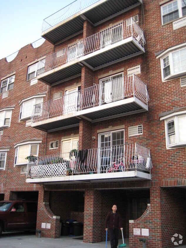 Building Photo - 37-44 108th St
