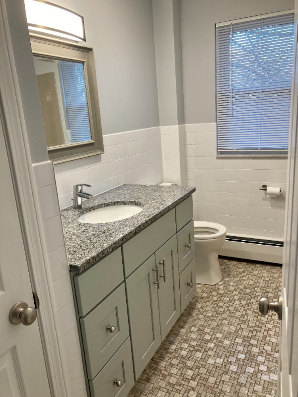 Building Photo - 650 Admiral St