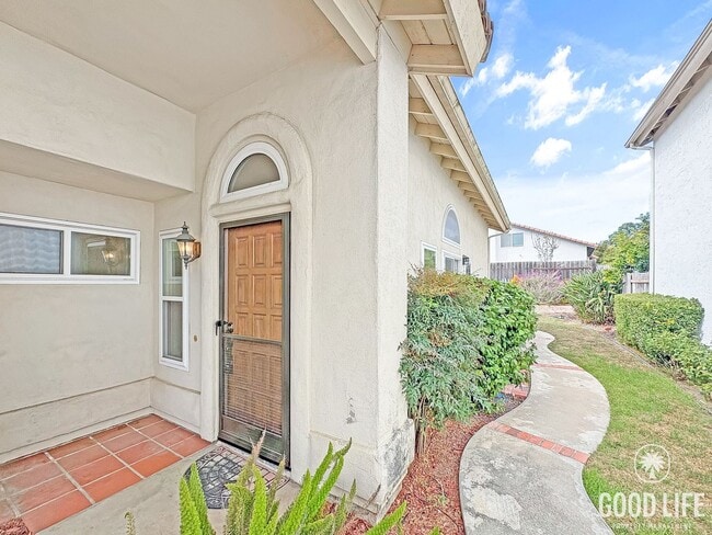 Foto del edificio - Beautiful 3B/2.5BA House in Rancho Bernard...