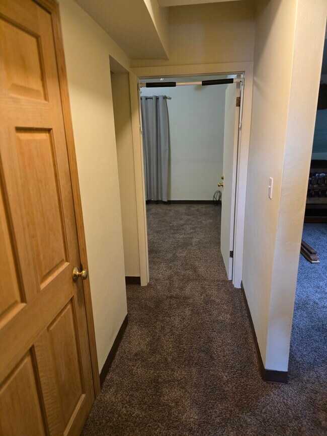 Large Hallway! - 1216 University Ave