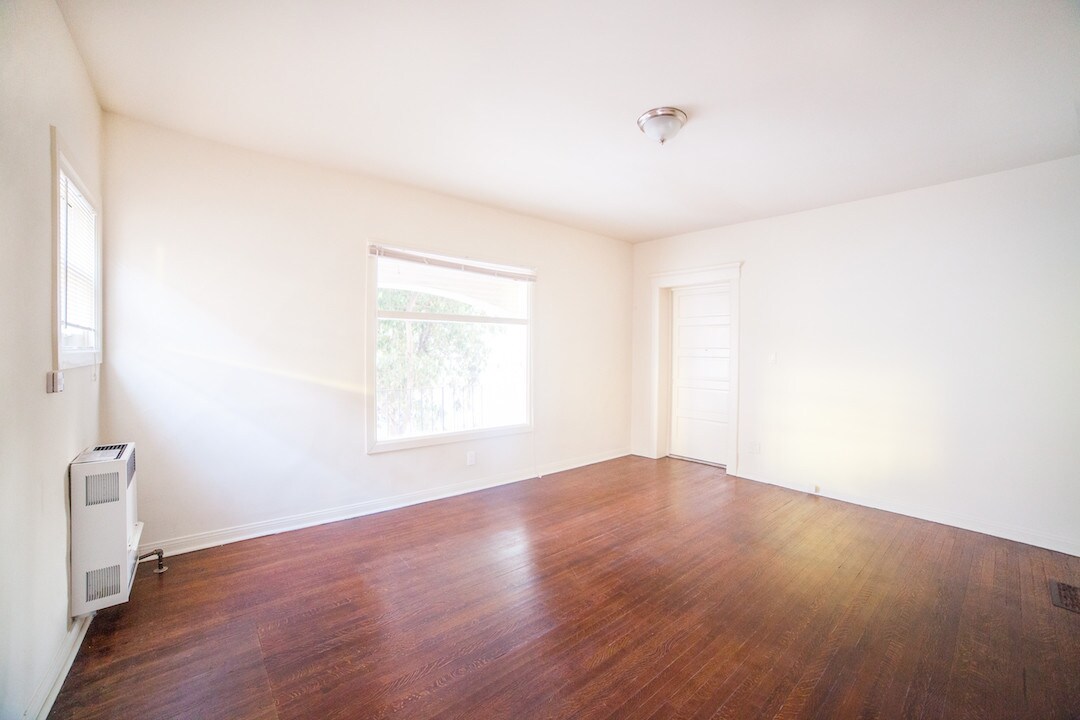 Living Room - 4557 N Figueroa St