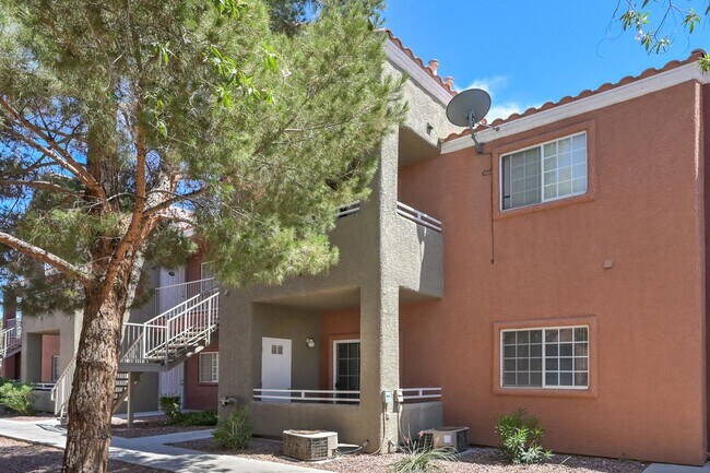 Building Photo - NE Near Nellis! Gated! Community Pool, Spa...