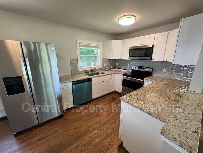 Photo - 32 N Garden Cir House