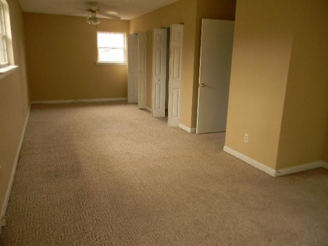 Building Photo - 253 Ivanhoe Ln