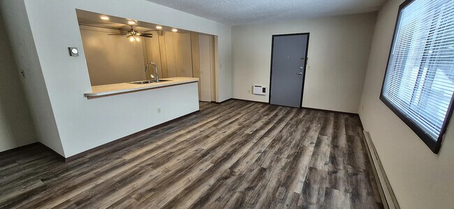 Foto del edificio - Runestone Grand Apartments