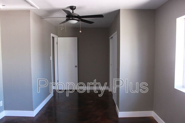 Building Photo - 1228 S McKemy St