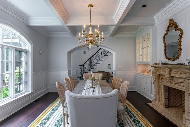 Foto del edificio - 247 Roxbury Rd