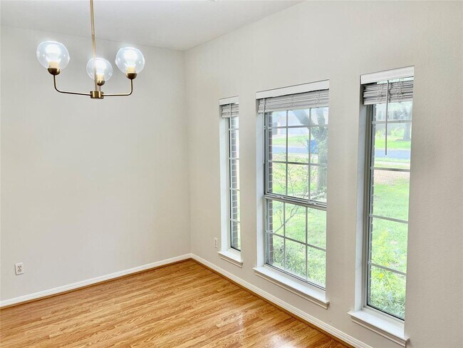 Building Photo - 6400 La Carman Ln