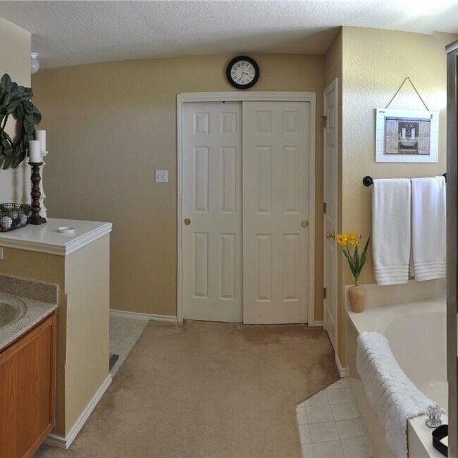 Building Photo - 1607 Jennifer Ct