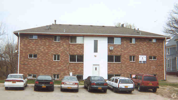 Building Photo - Rose Wood Apartments