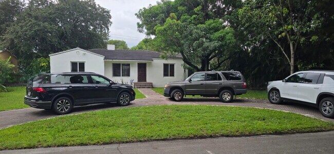 Foto del edificio - Northwest 98th Street, Miami Shores, FL 33150 - 3 BR 2 BA single-family home