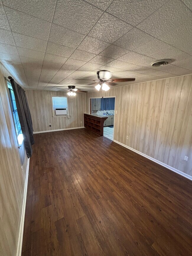 Foto del edificio - 17415 Sidney rd