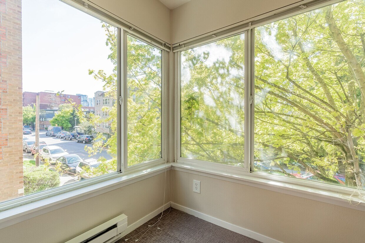 Building Photo - Dumar Apartments