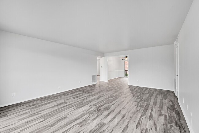 Building Photo - 2902 Airport Rd