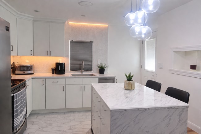 Foto del edificio - 107 Highway 35