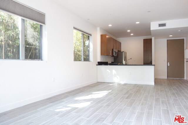 Foto del edificio - 6001 Carlton Way