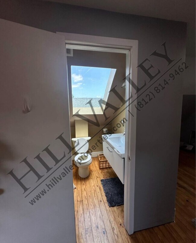 Foto del edificio - Two Bedroom Upper — All Utilities Paid!