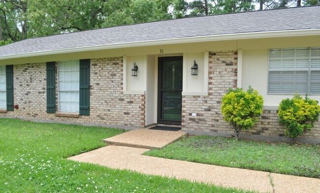 Building Photo - ****MOVE IN SPECIAL***JUST REDUCED!!! PLUS...