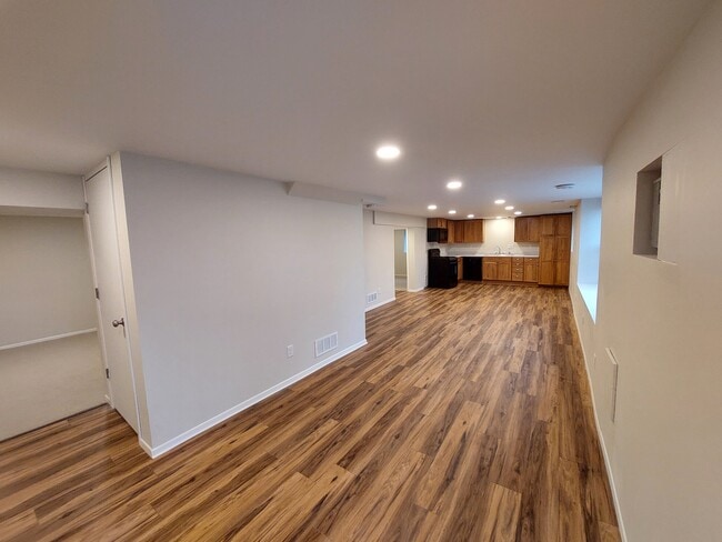 Foto del edificio - 4725 Winnetka Ave N