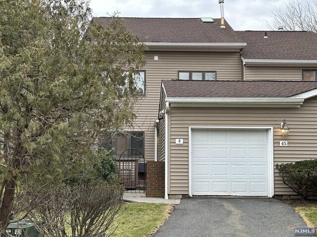 Primary Photo - 45 Southerland Dr