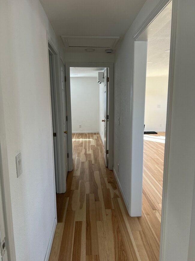 Building Photo - 130 Lakeview Pl