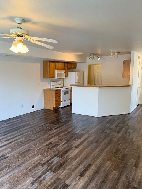 Foto del edificio - 233 E Shelby Ln