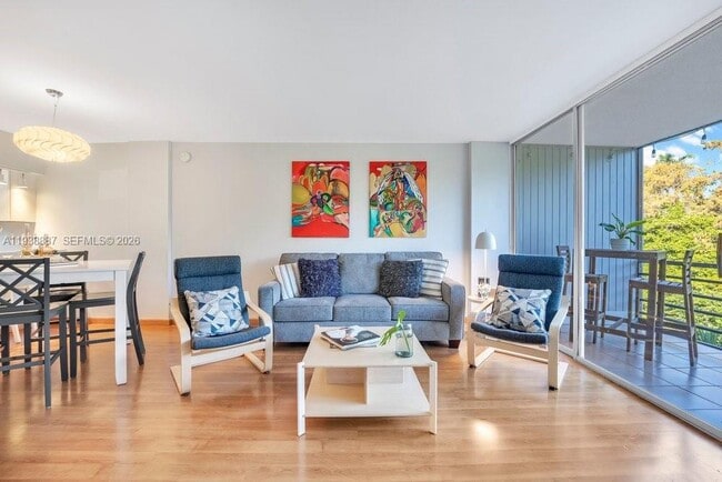 Building Photo - 105 Royal Pk Dr