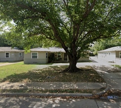 Building Photo - 706 Sunny Ln