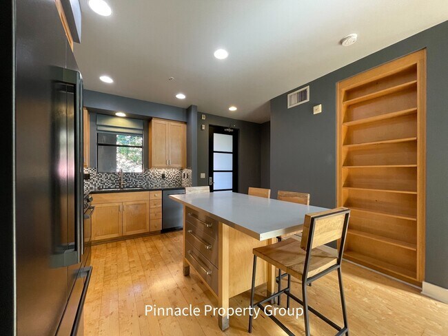 Foto del edificio - 350 East Mission Street, Unit 119