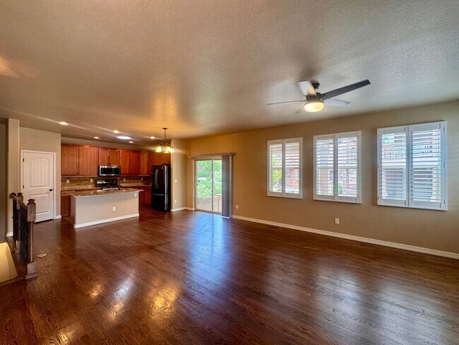 Building Photo - Gorgeous 4 Bedroom Townhome in Briargate