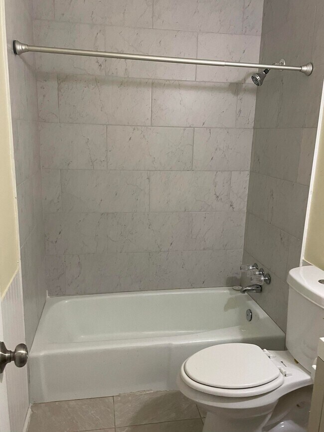 Foto del edificio - 1924 North Rd