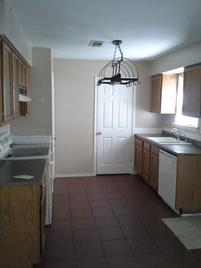 Foto del edificio - 413 Brandon St