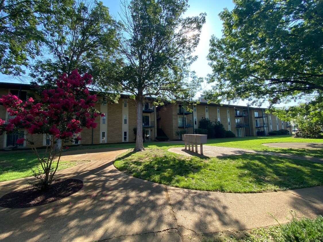 Building Photo - One Bedroom Condo, Second Floor, Assigned ...
