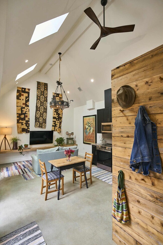 Foto del edificio - 2074 W 27th St